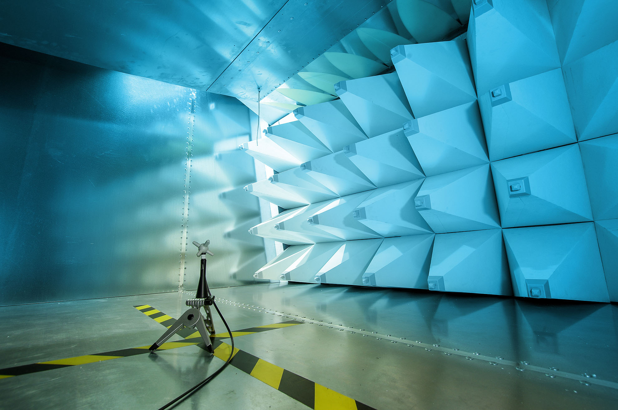 77 GHz Automotive Radar Test System